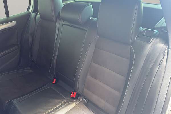 2010 Volkswagen Golf R20