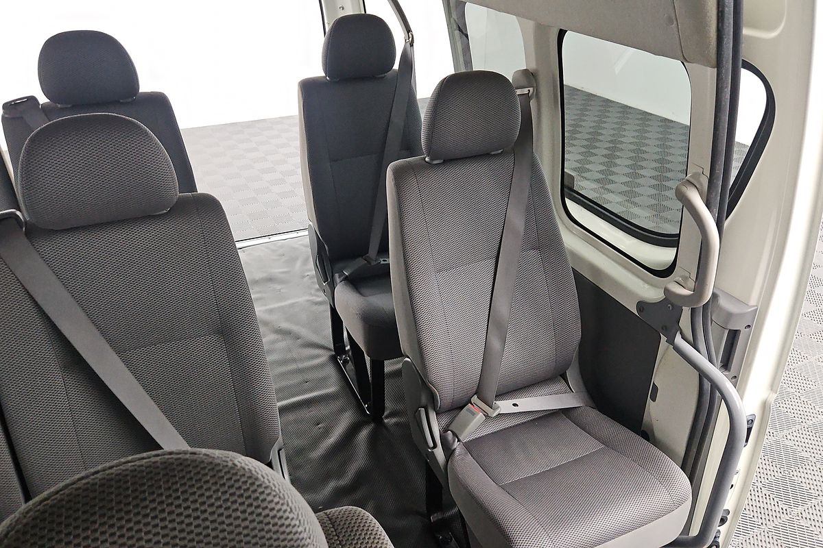 2006 Toyota Hiace Commuter TRH223R ELWB High Roof