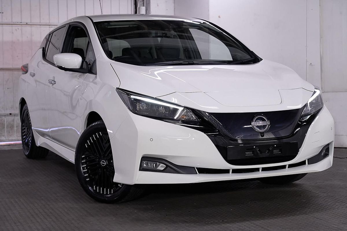 2023 Nissan LEAF ZE1