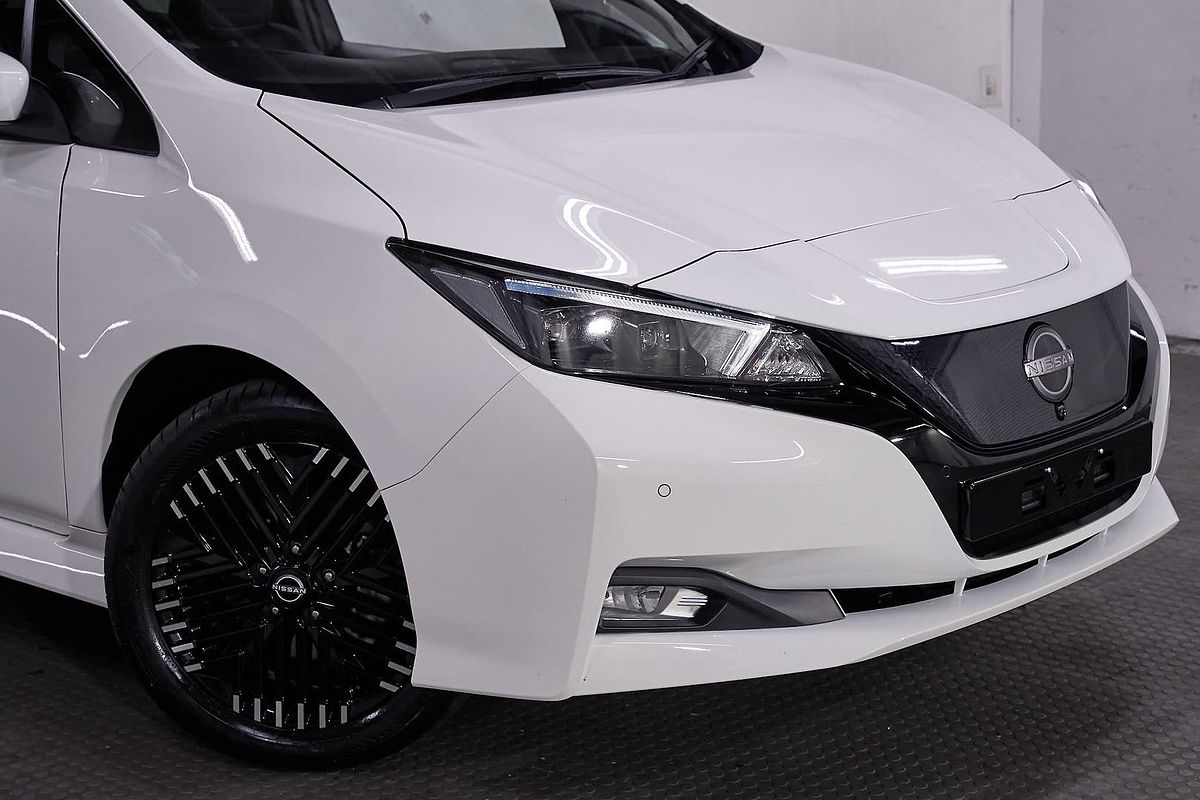 2023 Nissan LEAF ZE1