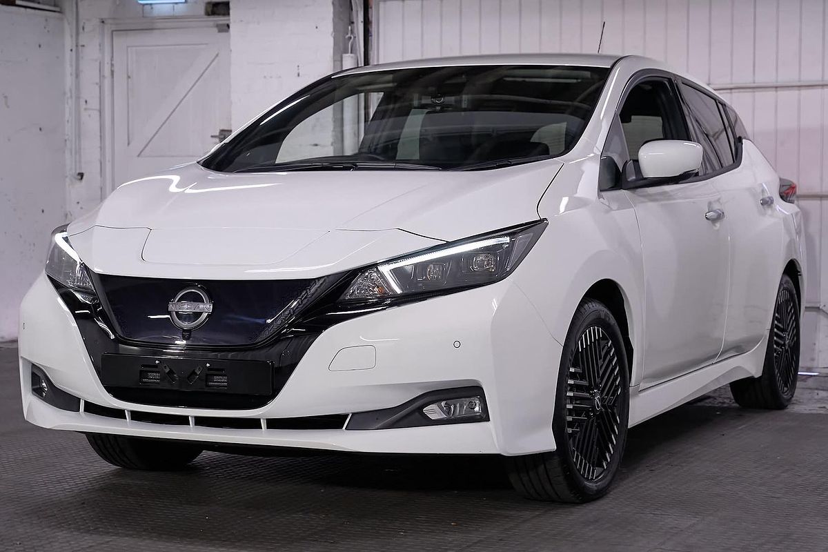 2023 Nissan LEAF ZE1