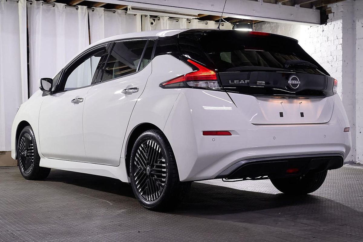 2023 Nissan LEAF ZE1