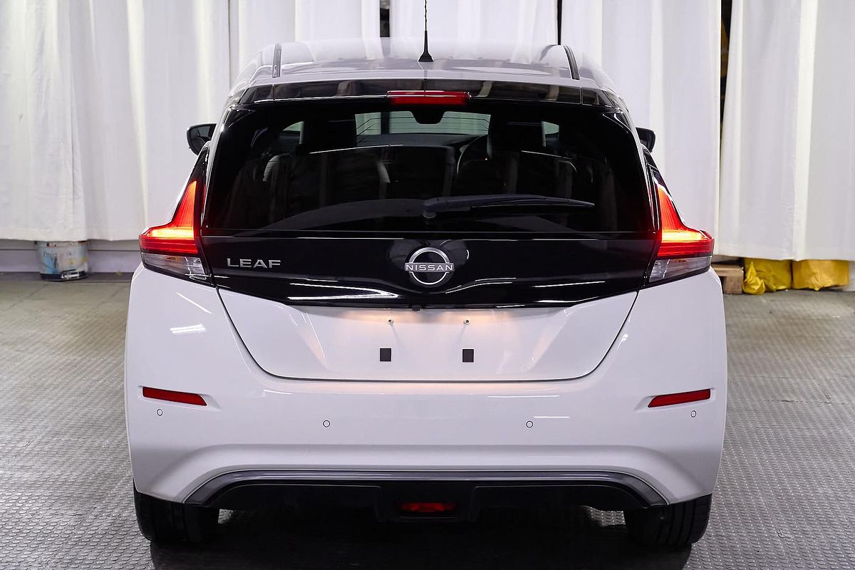 2023 Nissan LEAF ZE1