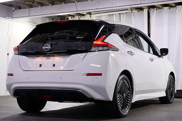 2023 Nissan LEAF ZE1