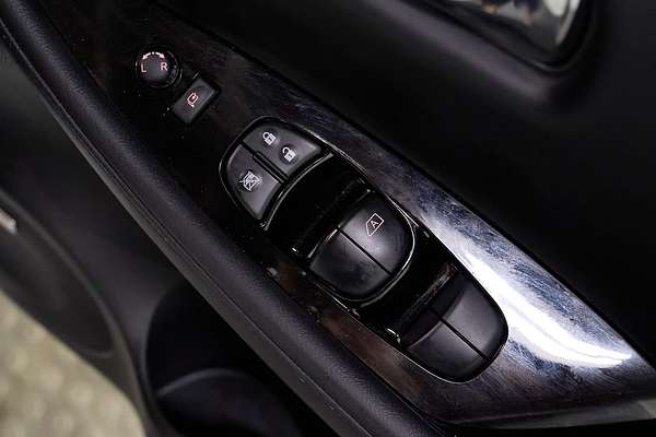 2023 Nissan LEAF ZE1