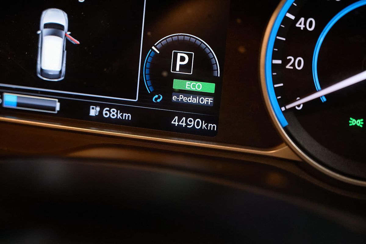 2023 Nissan LEAF ZE1