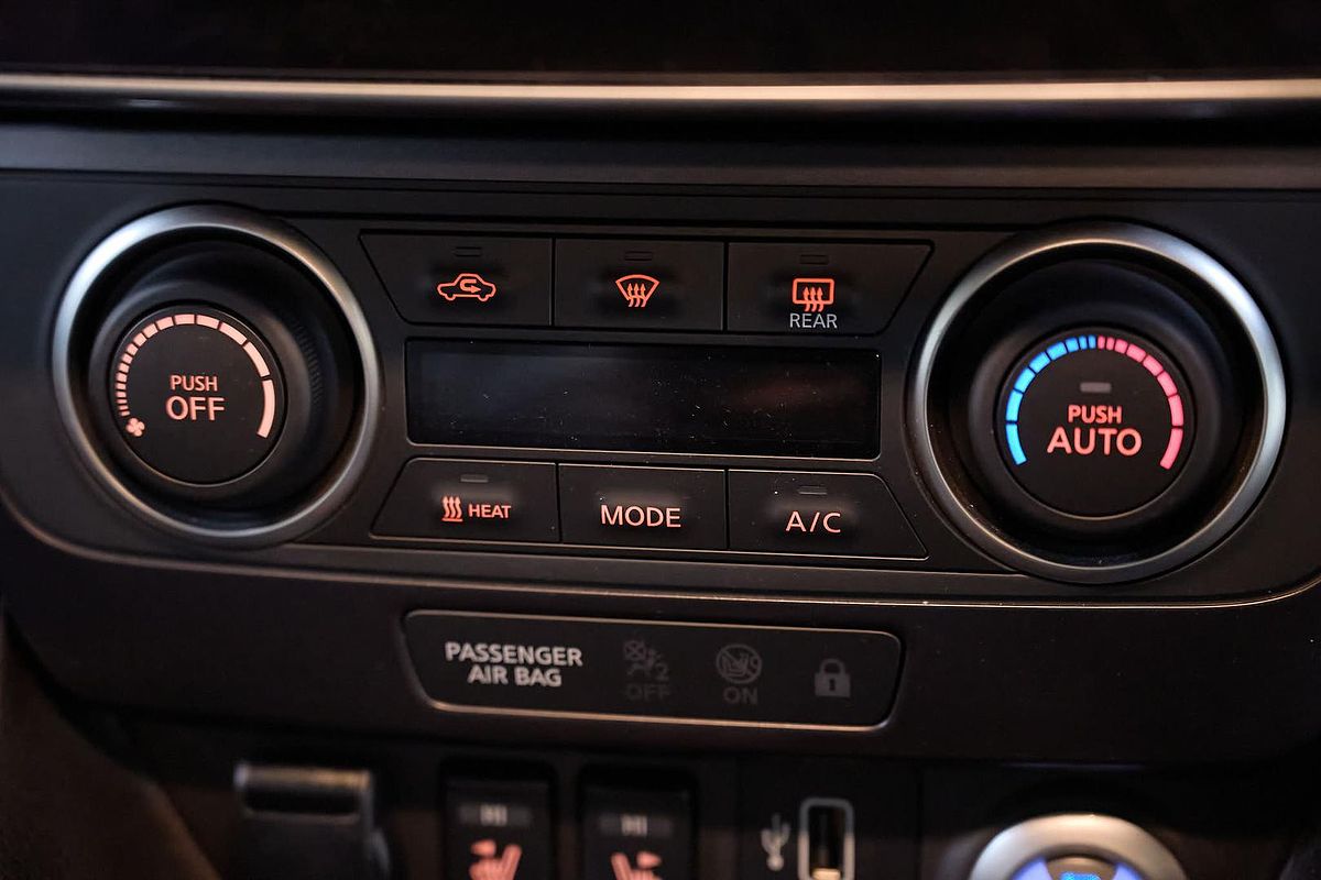 2023 Nissan LEAF ZE1