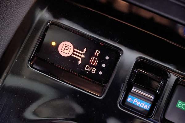 2023 Nissan LEAF ZE1