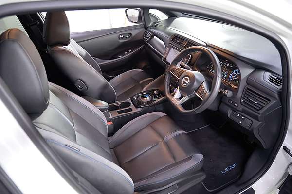 2023 Nissan LEAF ZE1