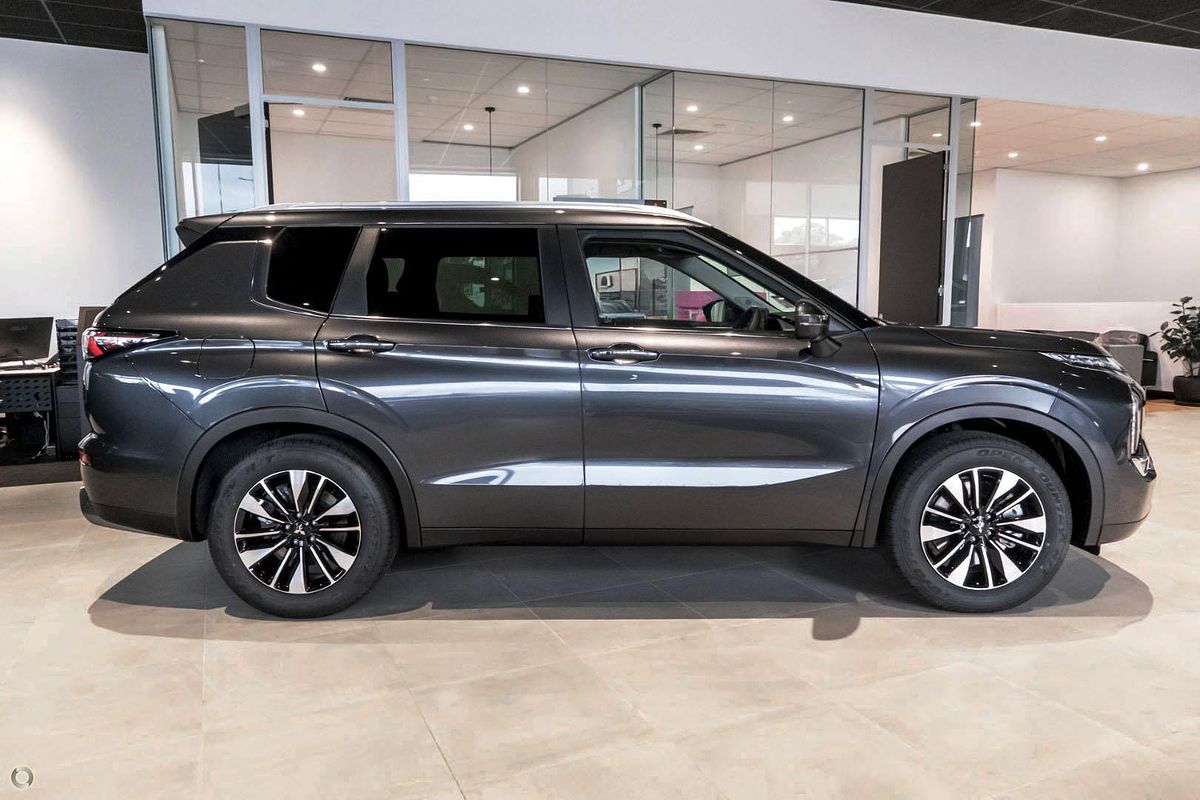 2025 Mitsubishi Outlander LS ZM