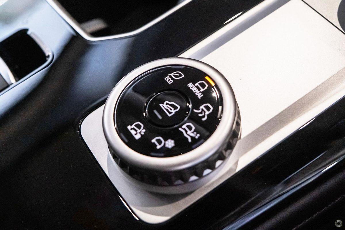 2025 Mitsubishi Outlander LS ZM