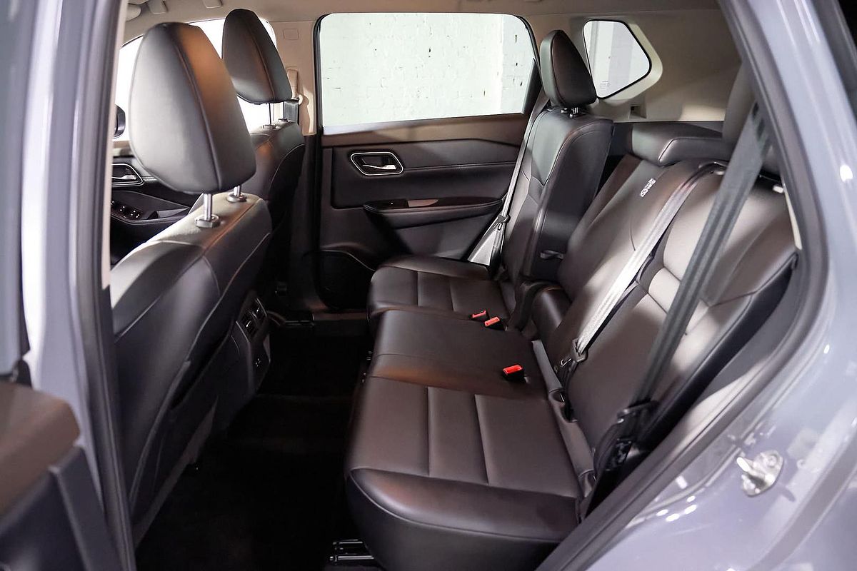 2024 Nissan X-TRAIL ST-L T33