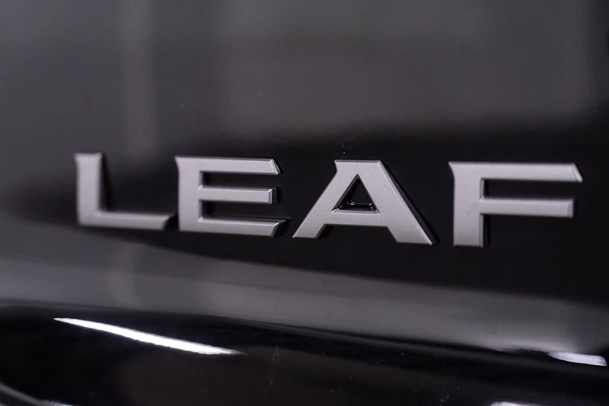 2023 Nissan LEAF ZE1