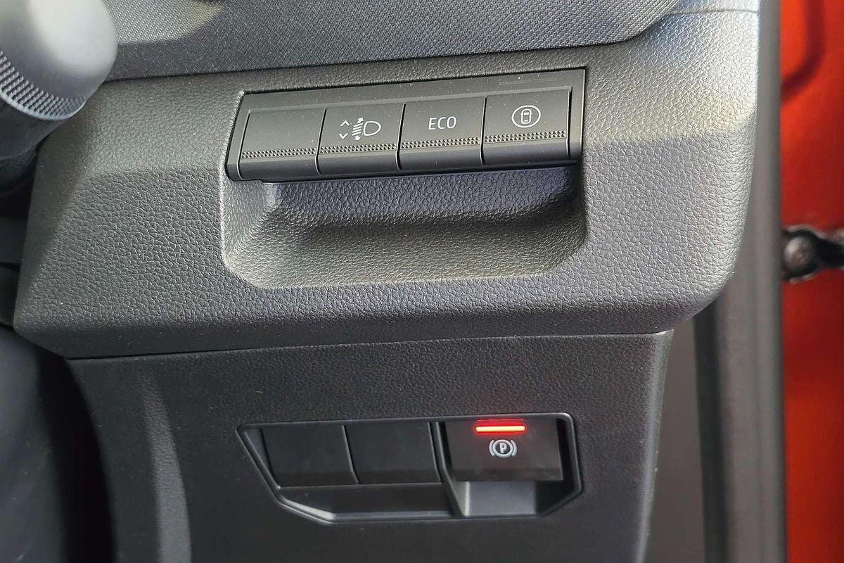 2025 Renault Duster Techno X1311