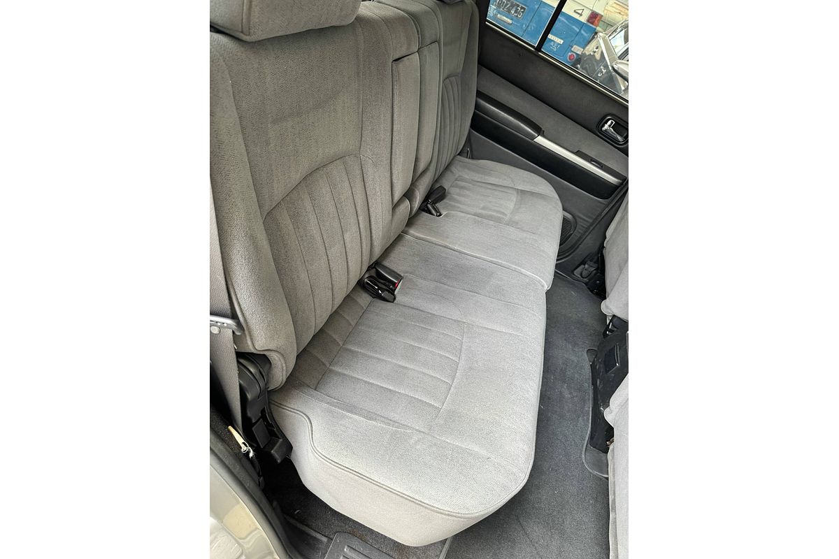 2012 Nissan Patrol ST GU 8