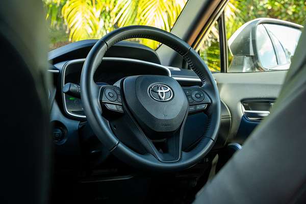 2024 Toyota Corolla Cross GXL MXGH10R