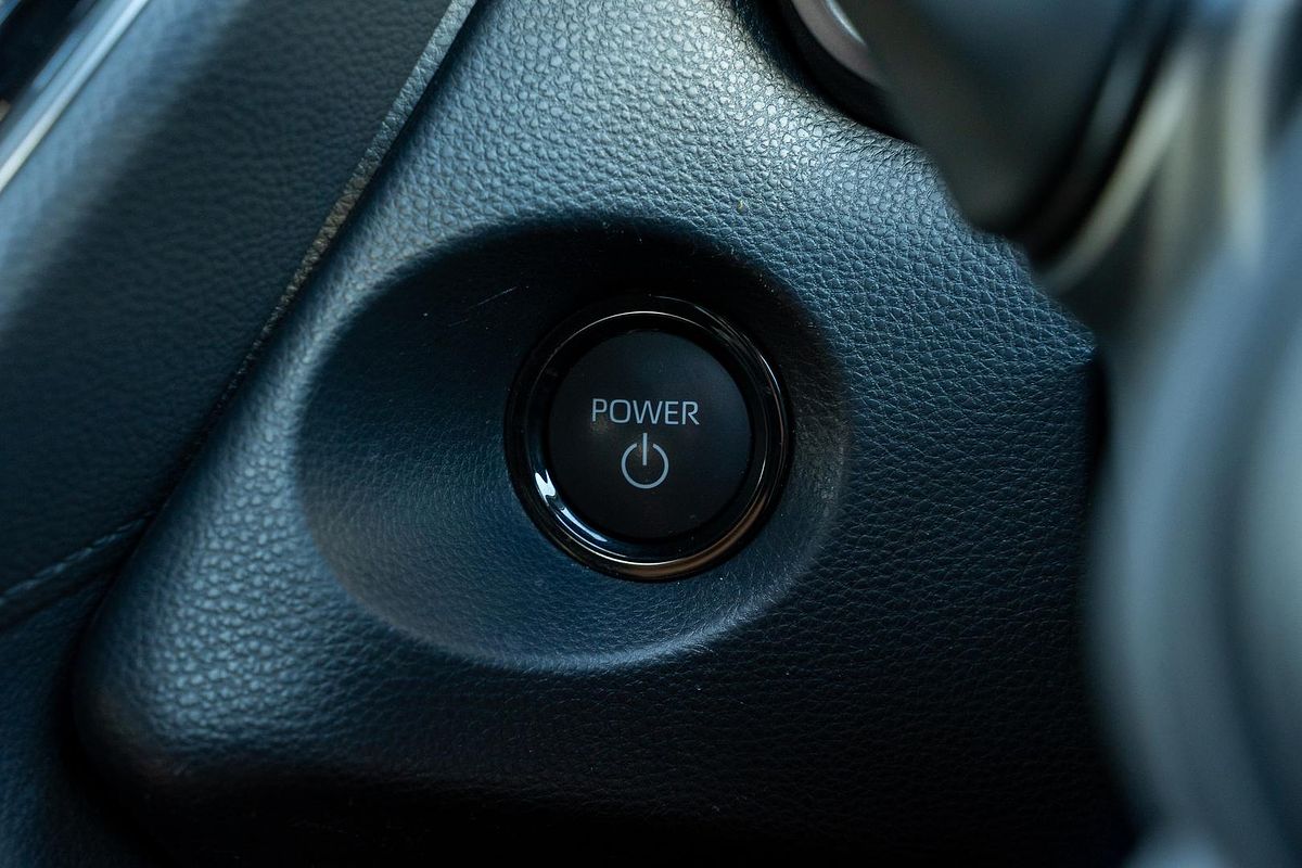 2024 Toyota Corolla Cross GXL MXGH10R