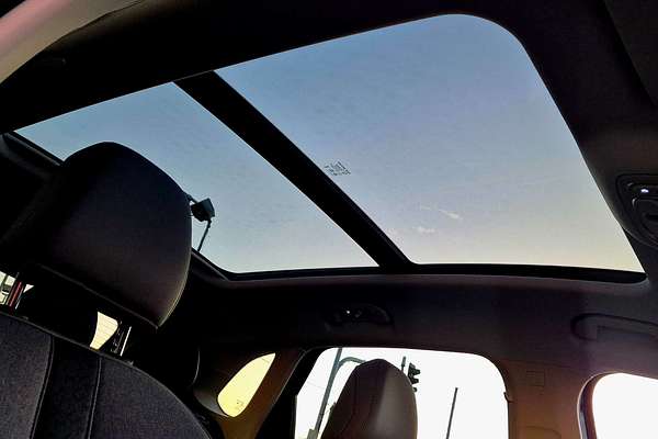 2025 MG MGS5 EV Essence 62 ZS3EM