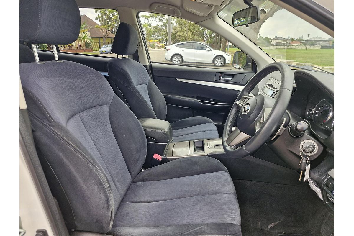 2010 Subaru Outback 2.5i 4GEN