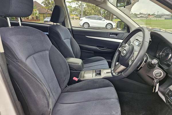 2010 Subaru Outback 2.5i 4GEN