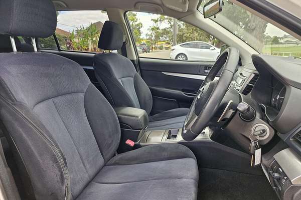 2010 Subaru Outback 2.5i 4GEN