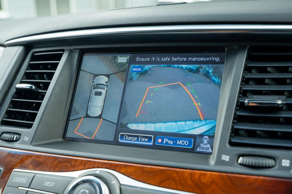 2017 INFINITI QX80 S Premium Z62