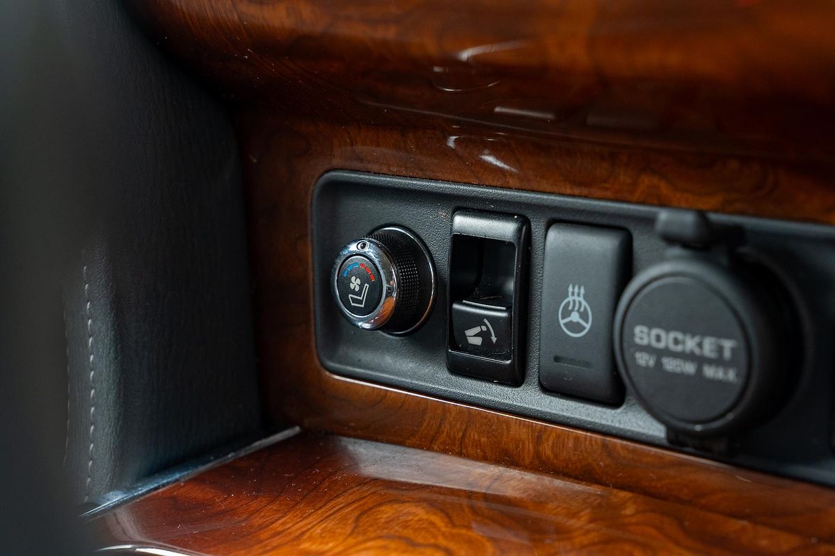 2017 INFINITI QX80 S Premium Z62