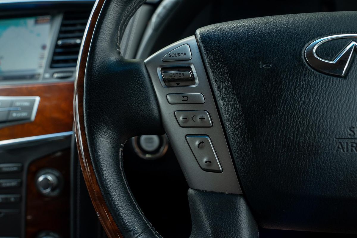 2017 INFINITI QX80 S Premium Z62