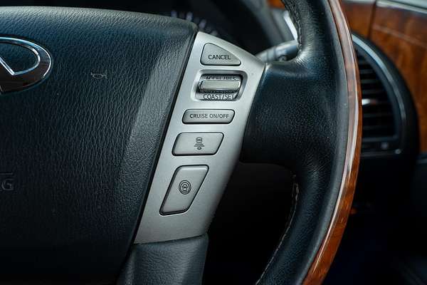 2017 INFINITI QX80 S Premium Z62