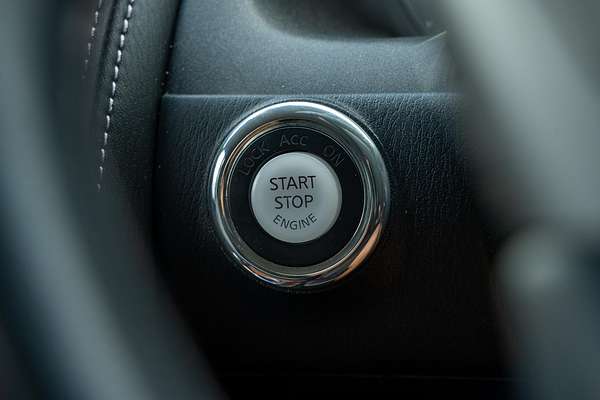 2017 INFINITI QX80 S Premium Z62