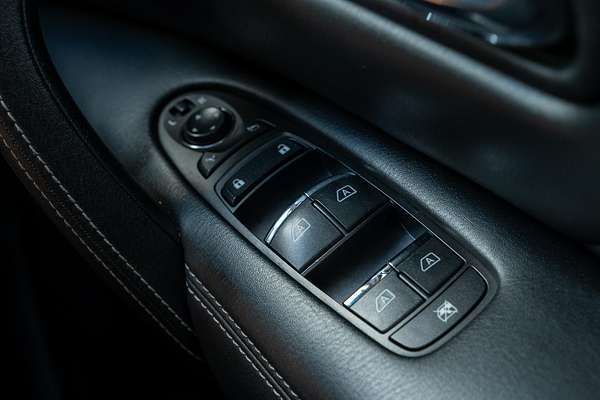 2017 INFINITI QX80 S Premium Z62