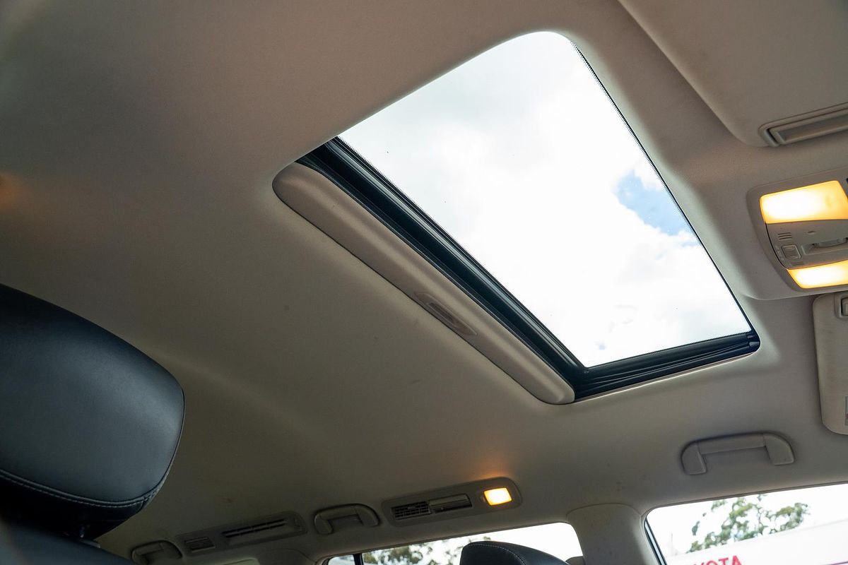 2017 INFINITI QX80 S Premium Z62