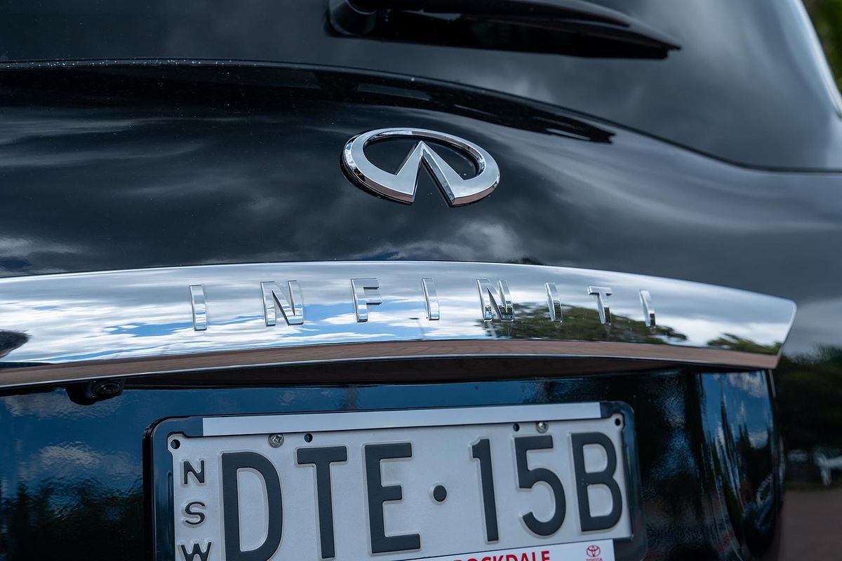 2017 INFINITI QX80 S Premium Z62