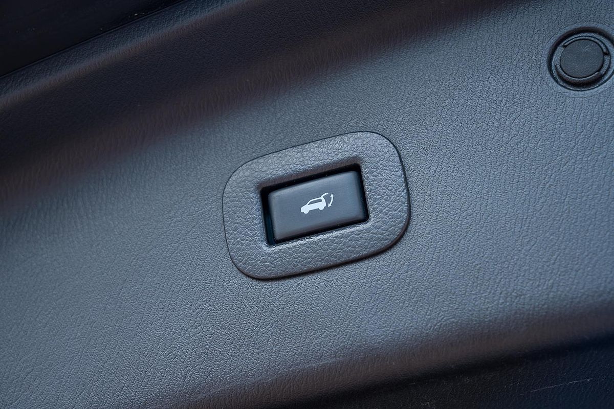 2017 INFINITI QX80 S Premium Z62