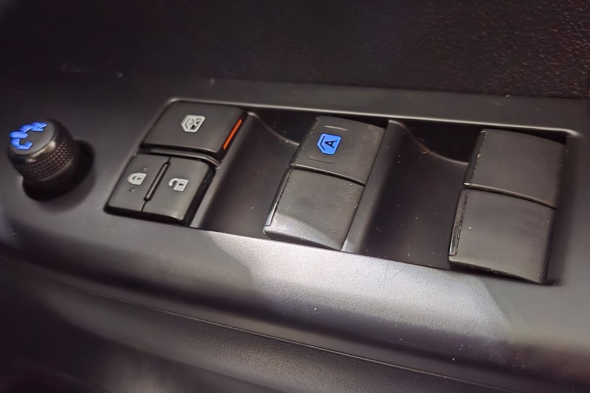 2019 Toyota Hilux SR GUN126R 4X4