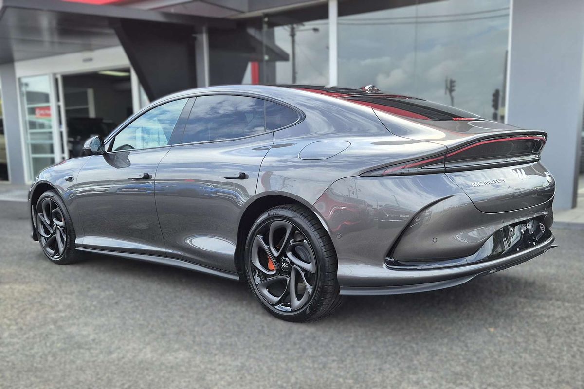 2025 MG IM5 Performance P12L