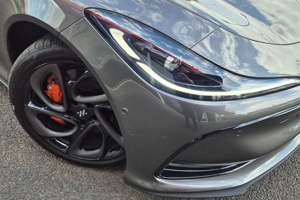 2025 MG IM5 Performance P12L