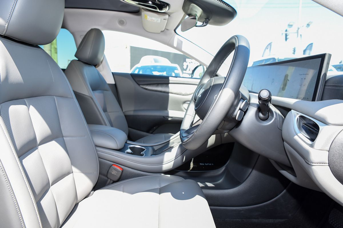 2025 MG IM5 Performance P12L