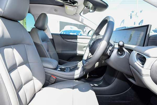 2025 MG IM5 Performance P12L