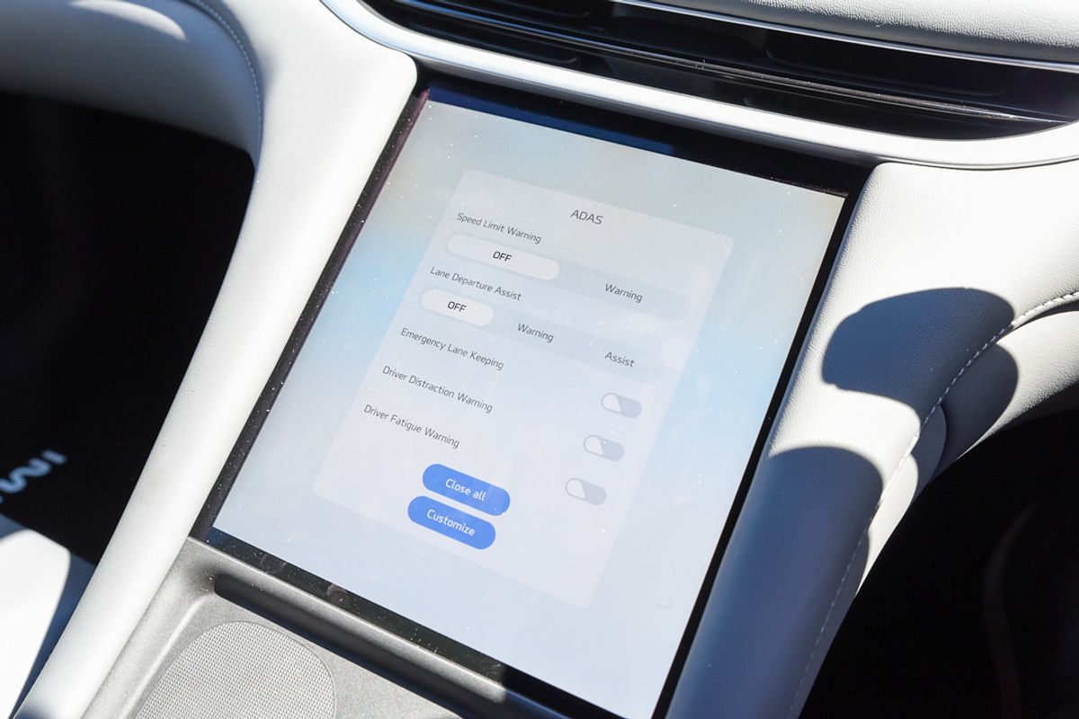 2025 MG IM5 Performance P12L