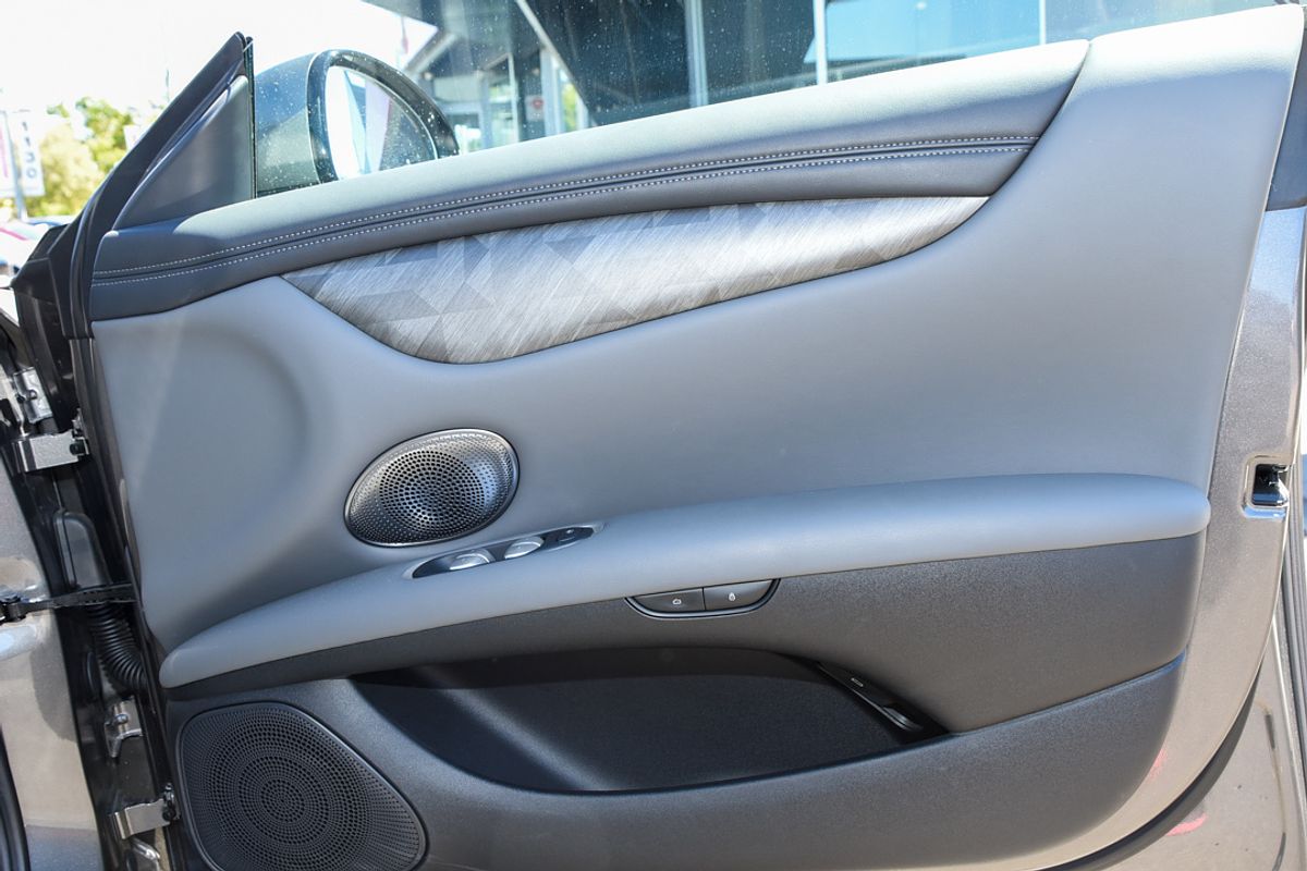 2025 MG IM5 Performance P12L