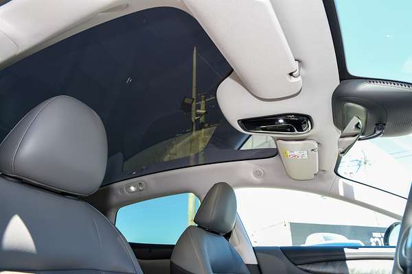 2025 MG IM5 Performance P12L