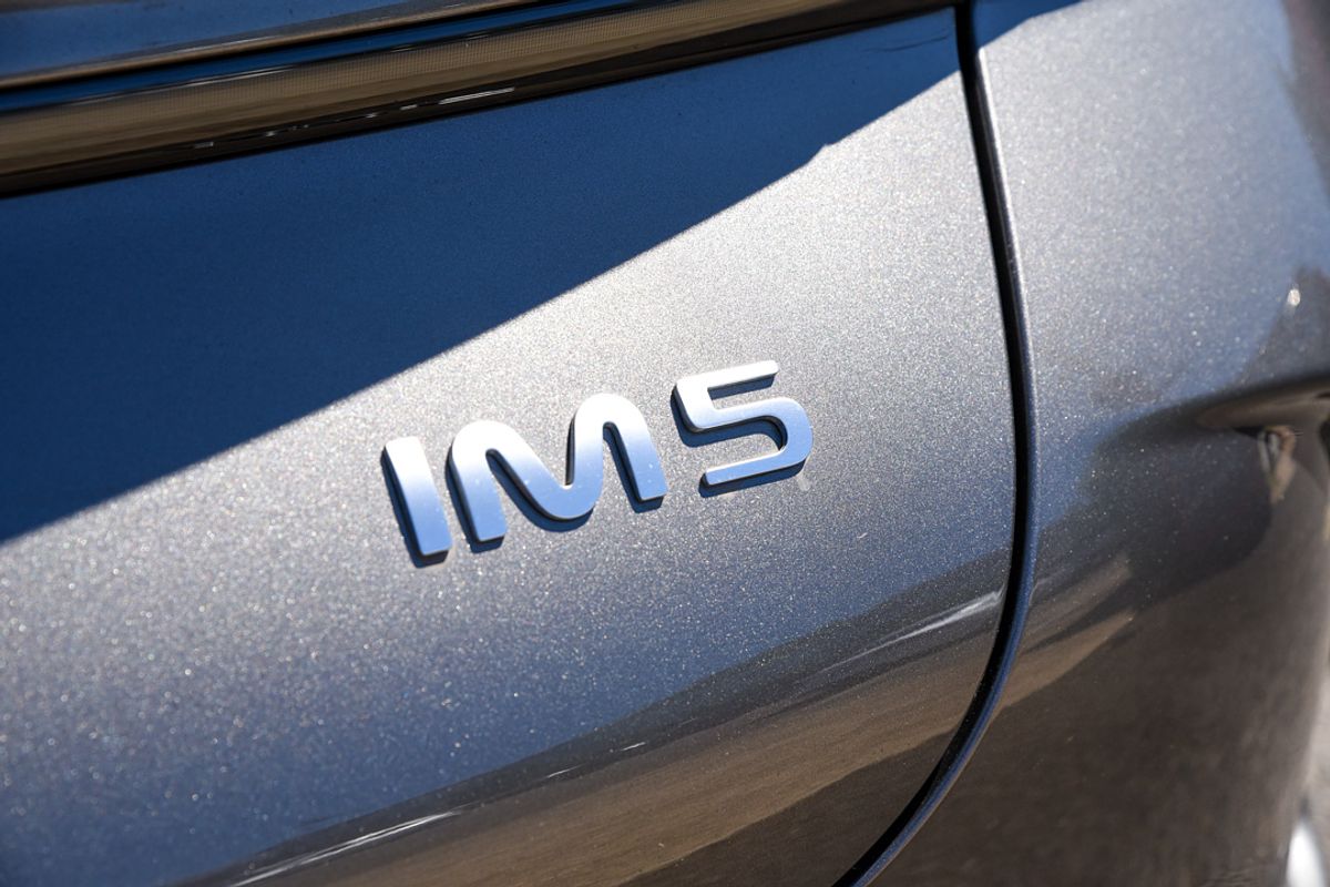 2025 MG IM5 Performance P12L