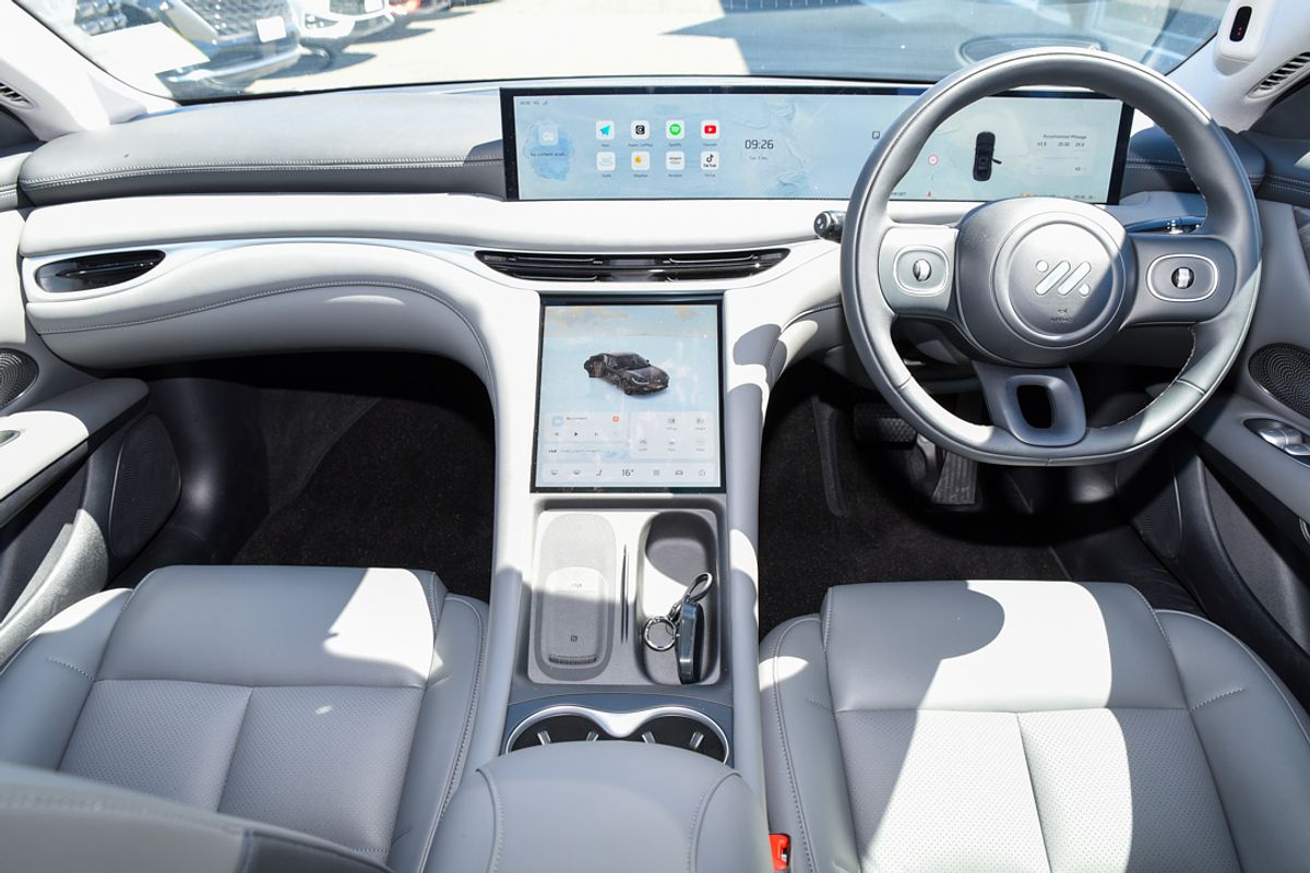 2025 MG IM5 Performance P12L