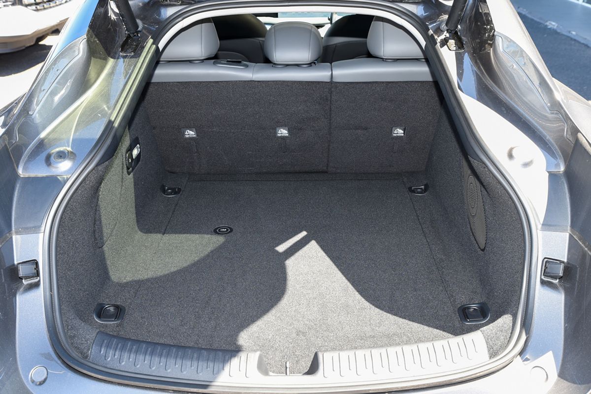 2025 MG IM5 Performance P12L