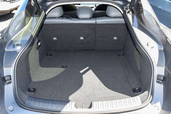 2025 MG IM5 Performance P12L