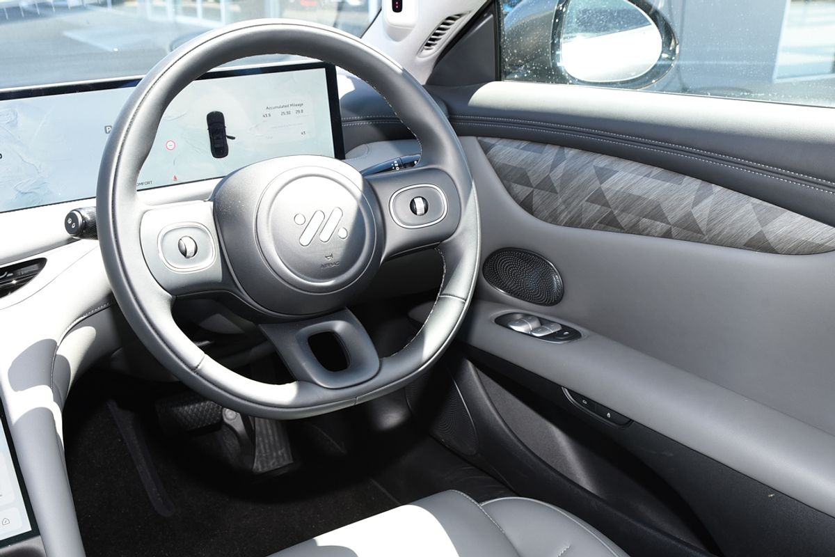 2025 MG IM5 Performance P12L