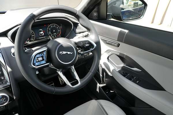 2024 Jaguar E-PACE P250 R-Dynamic SE X540