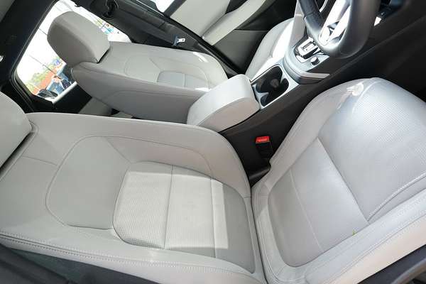 2024 Jaguar E-PACE P250 R-Dynamic SE X540