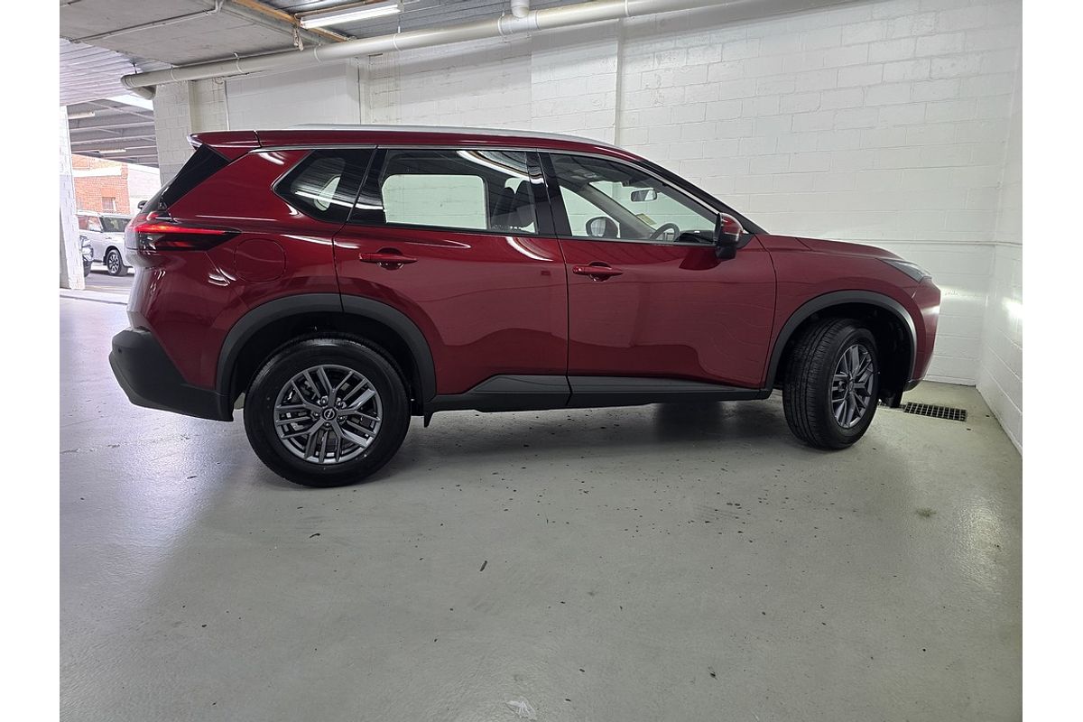 2025 Nissan X-TRAIL ST T33